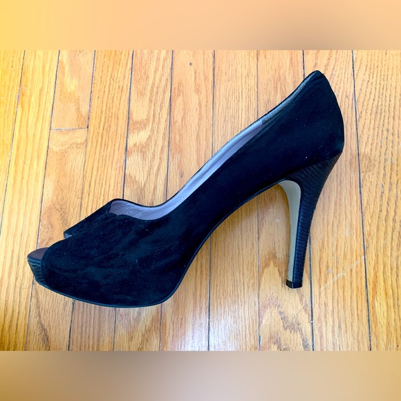 Black suede open-toe Nine West platform heels - Picture 3 of 7